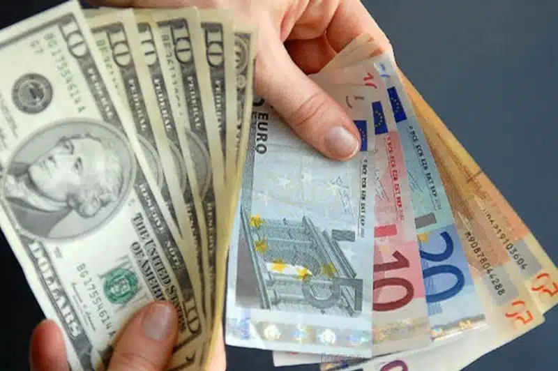Comment comprendre et suivre l'évolution du cours du dollar en euros