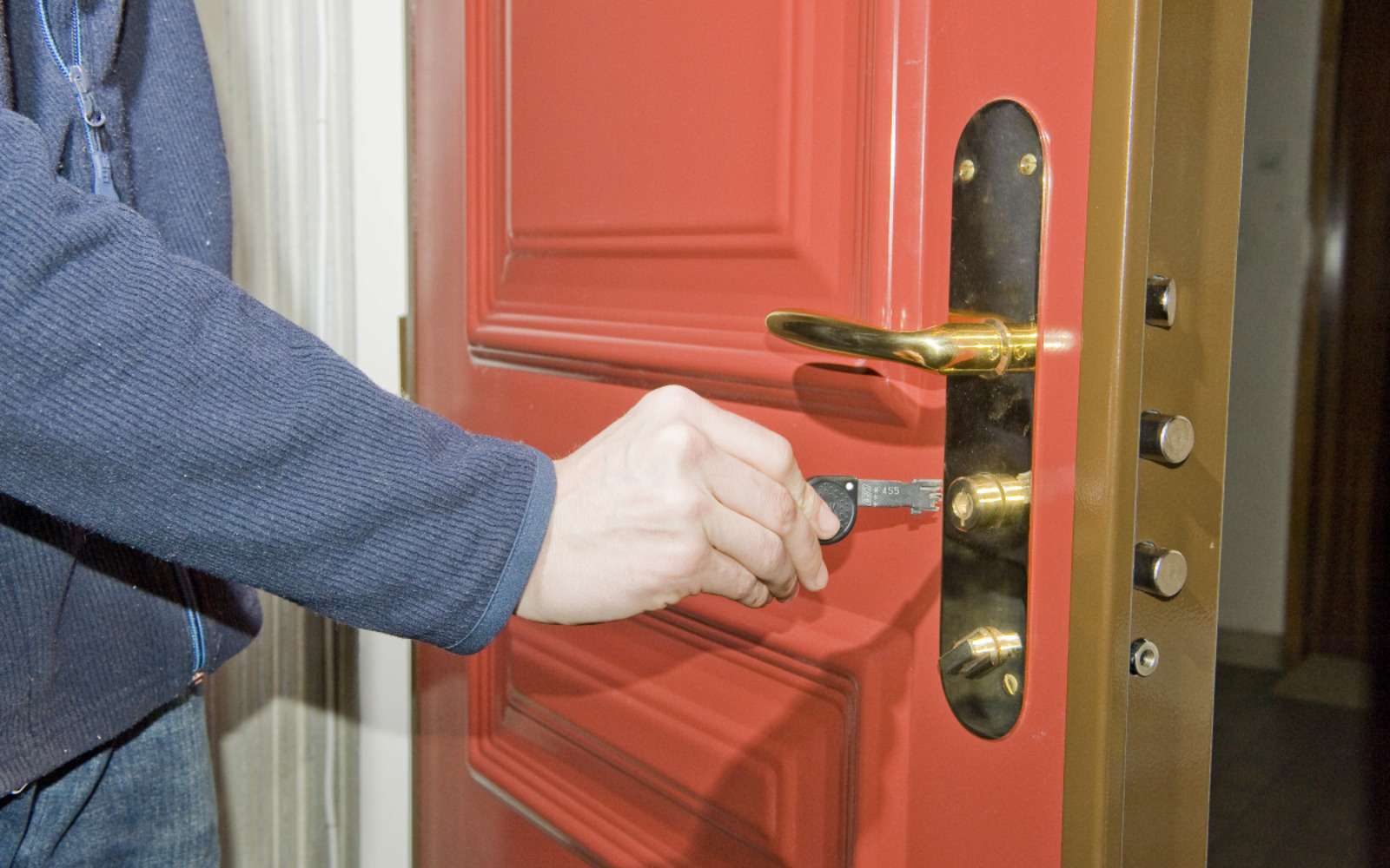 Comment renforcer une porte de cave en bois ? SDN Rennes
