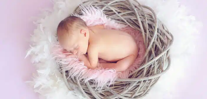 Faire-part de naissance, cartes et personnalisation : tout savoir pour annoncer l'heureux événement