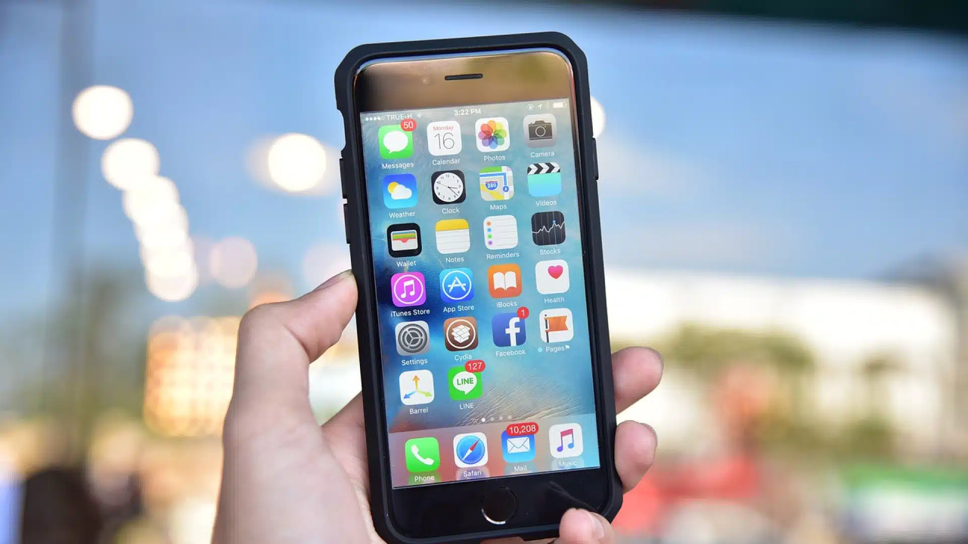 L'écran de votre iPhone est cassé : réparez le vous-même !